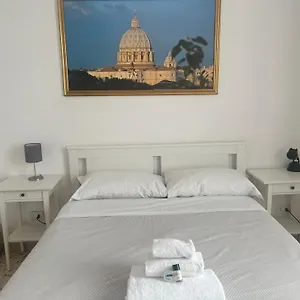 https://gelsomino-house.it-romehotels.com